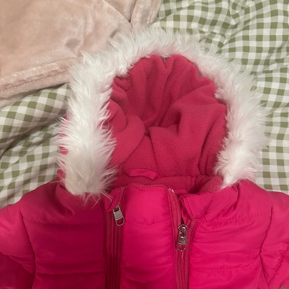 Steve Madden Hot Pink Baby Puffer Ski Snowsuit Size 3-6M NWT - Picture 4 of 8